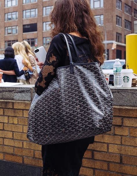 goyard artois tote bag|Goyard Artois vs st louis.